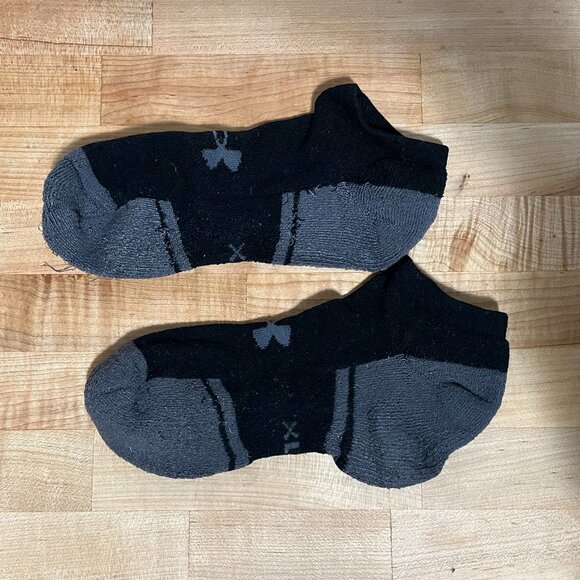 Used Men's XL Under Armour Resistor No Show Athletic Socks Black Gray - Picture 2 of 2